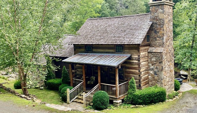 Fish Camp at Waterdance - Log Cabin On The River