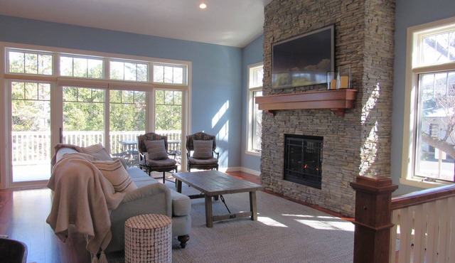 Fish Creek Beautiful Downtown Condo Sleeps 8