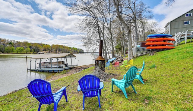 Fish & Grill: Spacious Home in Eddyville!