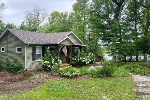 Fish, Hike & Hunt: Lakeside Newaygo Cottage