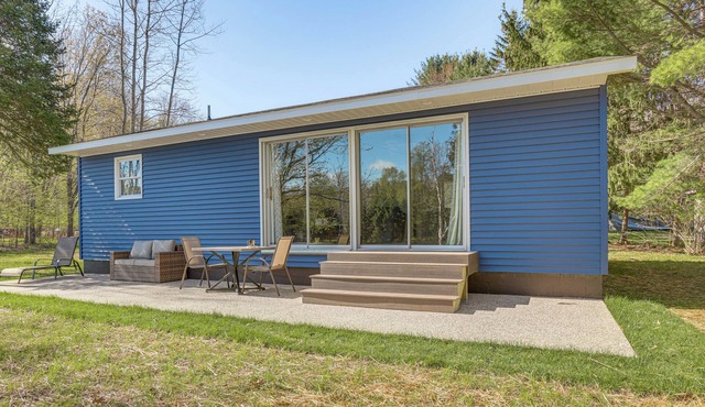 Fish & Hike: Riverfront Cabin in Paris