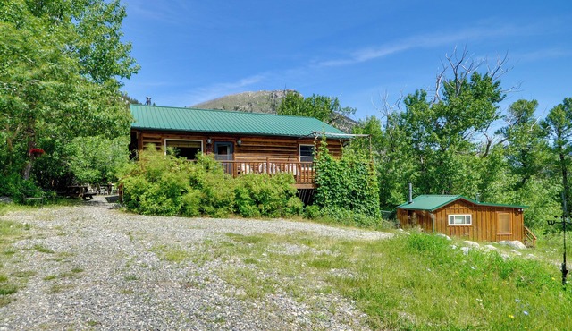 Fish, Hike, Views: Boulder Beauty 'Gil's' Cabin!