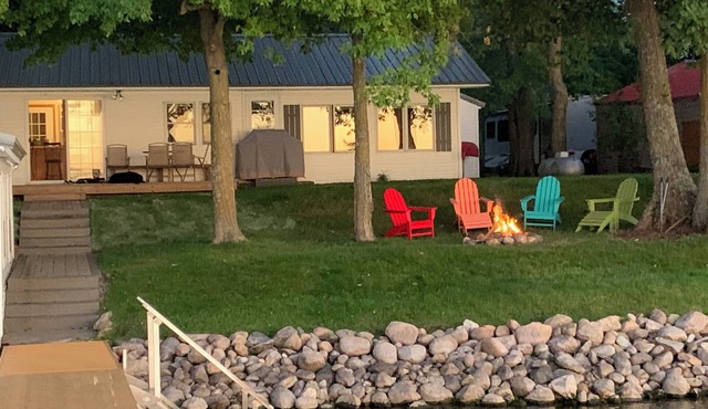 Fish Hook Cabin-Cozy cabin on Lake Osakis with sunsets, fishing & nature abound