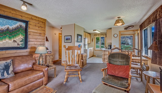 Fish Hook - Cozy cabin tucked in the mountains