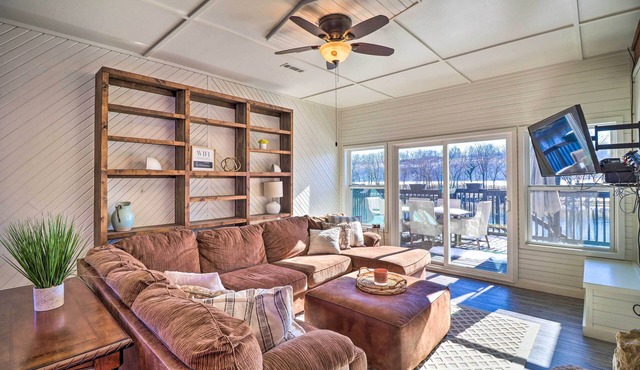 'Fish House' w/Deck, Fire Pit & River Views