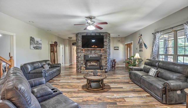 Fish, Kayak & More: Lakefront Georgia Home