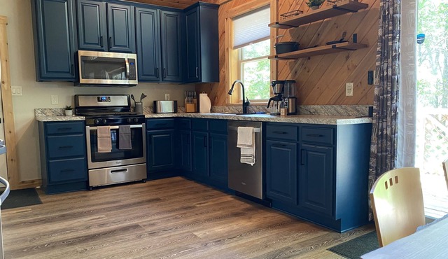 Fish Lake Retreat! Leave the cities behind and relax at the lake.
