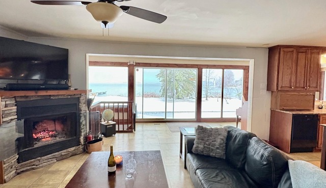 Fish ON! Charming cottage on the n St. Lawrence River with 60' dock