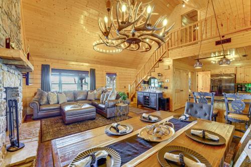 Fish, Raft and Relax! Spacious Sulphur Springs Home