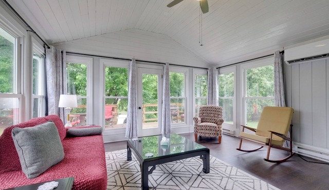 Fish, Relax & Enjoy Lake Views: Colonial Beach Gem