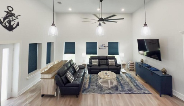 Fish Stories 5 Bed 3 Bath With Pool and Playscape