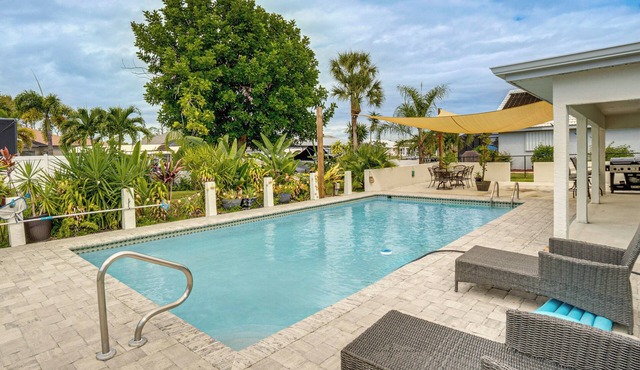 Fish, Swim & Boat: Riverfront Port Charlotte Home