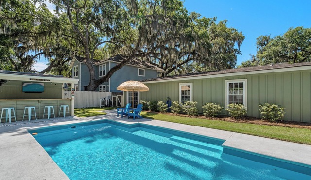 Fishcamp on 14th - Renovated & Walkable in Port Royal w/Pool