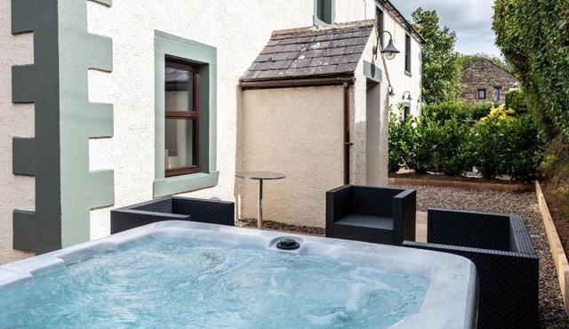 Fisher Gill, Sebergham, Close to Caldbeck Fells with hot tub