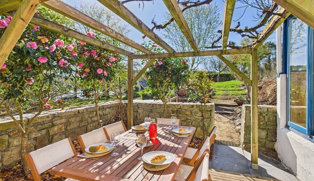 -Fisher- Maison lovée au port de Kerdruc