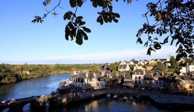 FISHER'S HOUSE, TY SAN STEN, PORT DE ST GOUSTAN in AURAY