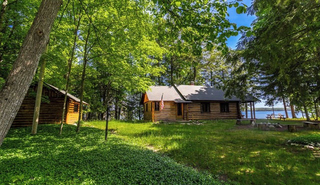 Fisher Trail Cabin - On Burt Lake! Cozy Cabin! Quiet Setting!