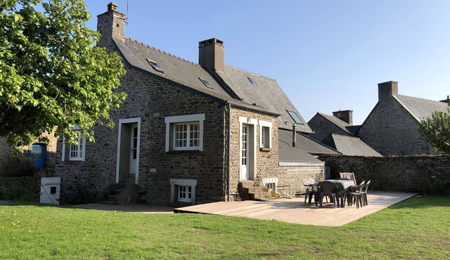 Fisherman's cottage with enclosed garden 150m from the water - 120m2 (6 people)
