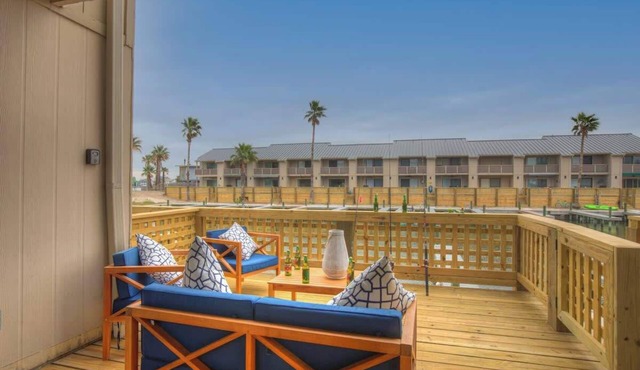 Fisherman Friend! - Coastal Condo - Views Await!