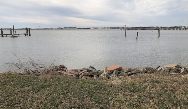 Fisherman's Cabin on the Bay