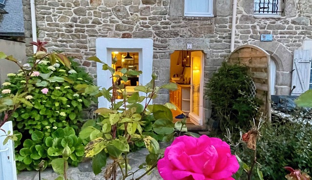 Fisherman's cottage with garden 100 m from the Golfe du Morbihan and the beach