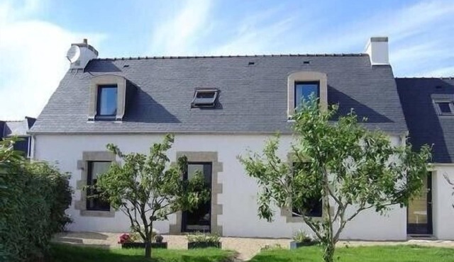 Fisherman's cottage in St Guénolé, near Pors Carn, La Torche