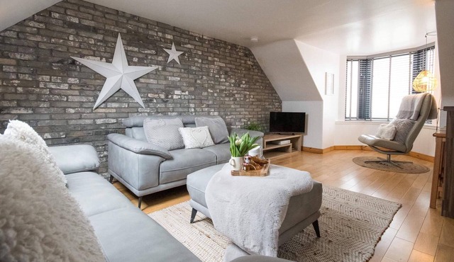 'Fisherman's Cottage' Scandi Style beach front location in the heart of Arbroath