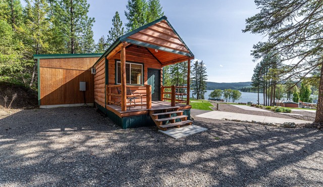 Fisherman's Cove-Charming One Bedroom Lake Views