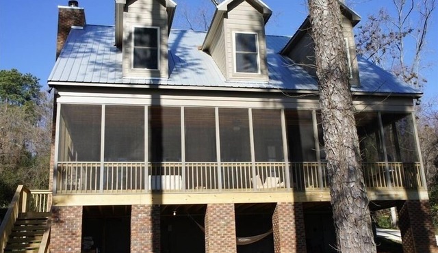 Fisherman's Dream. 2011 Cabin on Lake Guntersville