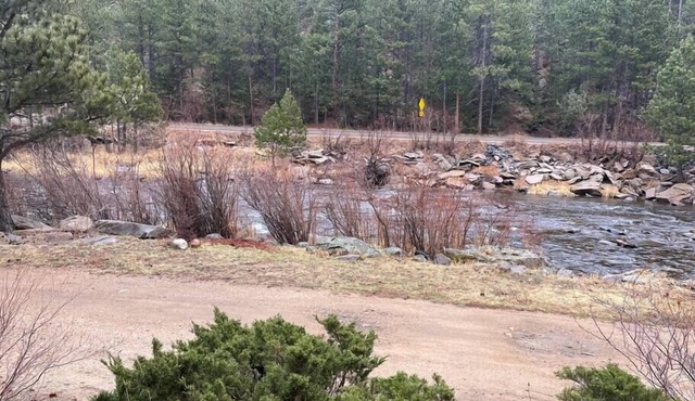Fisherman's Dream -right on the river