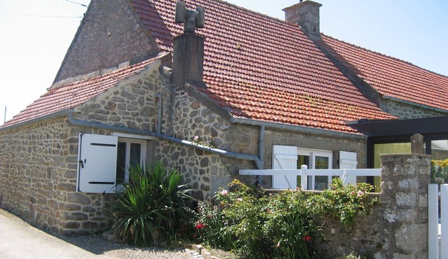 Fisherman's house, 3 bedrooms, garden with sea view, pets allowed