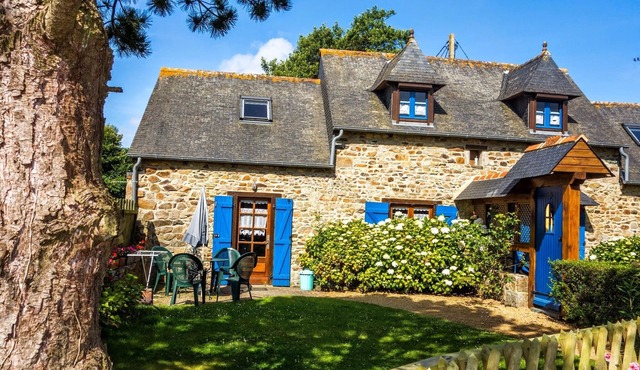Fisherman's house with garden, near Bréhat Paimpol Perros guirec