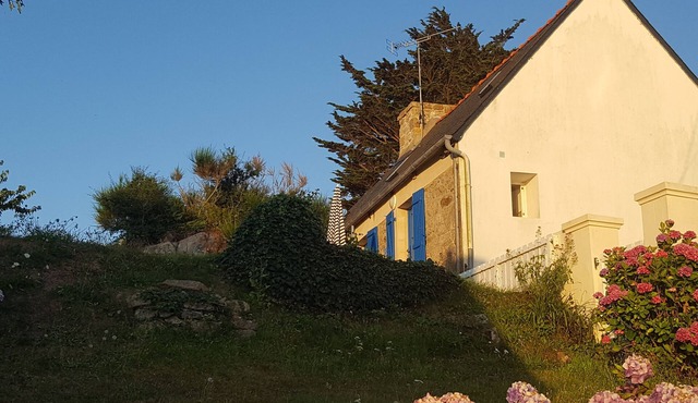 Fisherman's house with breathtaking sea view from the terrace and garden
