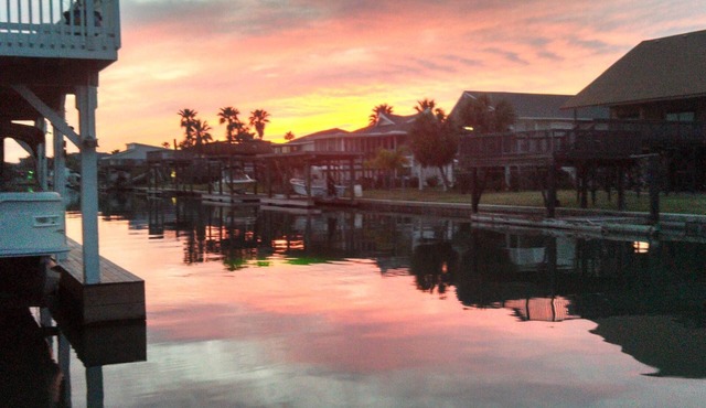 Fisherman's Paradise-Closest Canal Rental to Bait,Gas,Restaurant& Bar by Boat