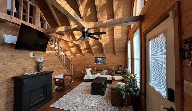 Fisherman's Paradise & Family Fun Cabin Just Minutes to PickwickLake & StatePark