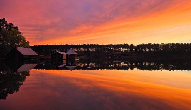Fisherman's Paradise on 120-acre Private Lake