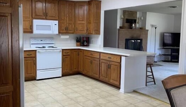 Fisherman's Roost by Bucksaw Marina, Truman Lake