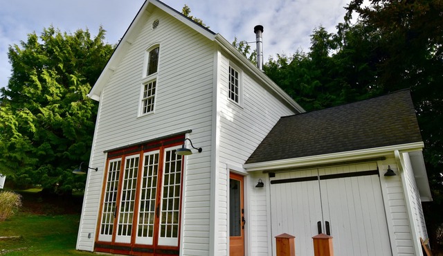 Fisherman’s Bay view converted boathouse