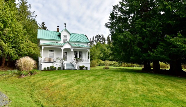 Fisherman’s Bay view 1910 Lopez Island farmhouse with beautiful views