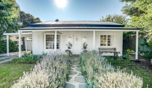 Fisherman’s Cottage - c1945 cottage by the sea