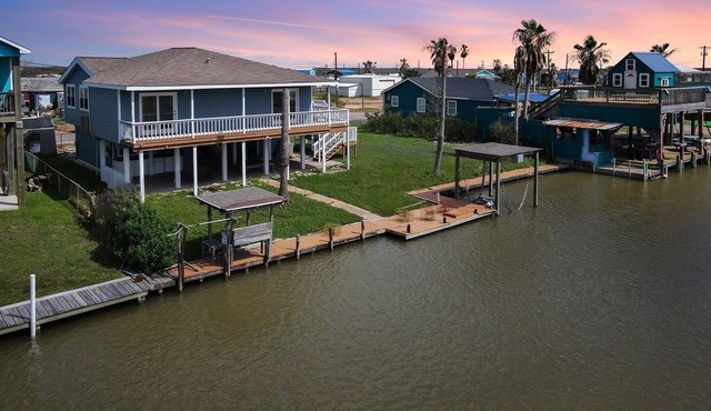 Fishermans Dream located on a canal with access to Intercoastal fishing