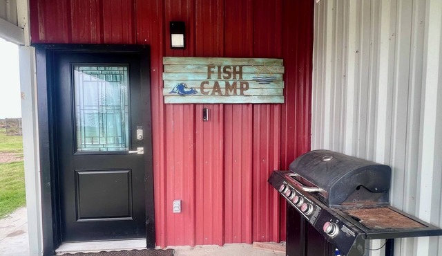 Fisherman’s getaway close to water. Plenty of room for kayak and boat trailers.