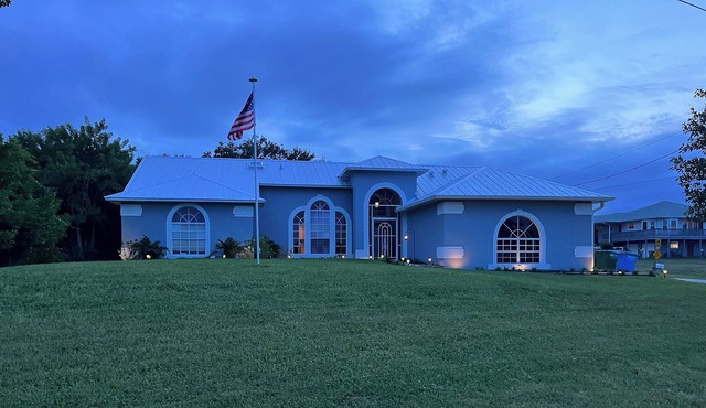 Fisherman’s Haven, Dock availability across us 1 fr/ house. Beautiful views