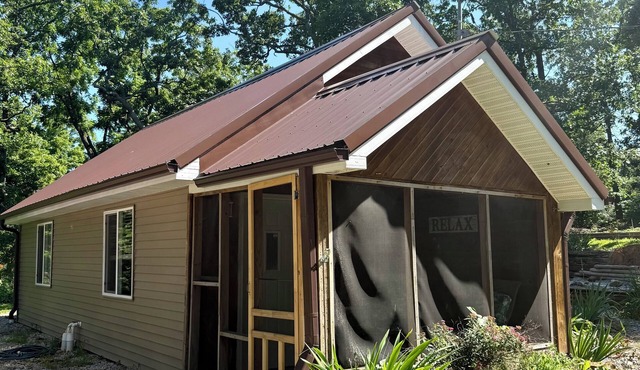 Fisherman’s Paradise at The Lake. Charming 2 bedroom house by the lake in Warsaw