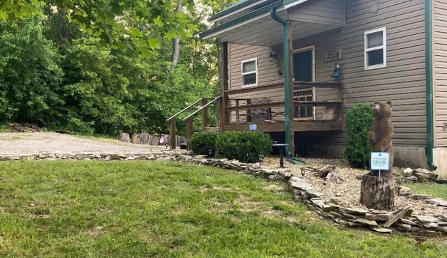 Fishermen and Family’s Lakeside Nature Retreat