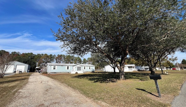 FISHERMEN-Nice 3-bedroom house with boat parking WiFi and AC in Summerton