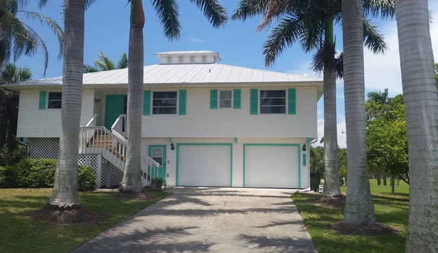Fishermen's, Golfer's, Boater's, Kayaker's, Birder's & Snowbird's Dream!