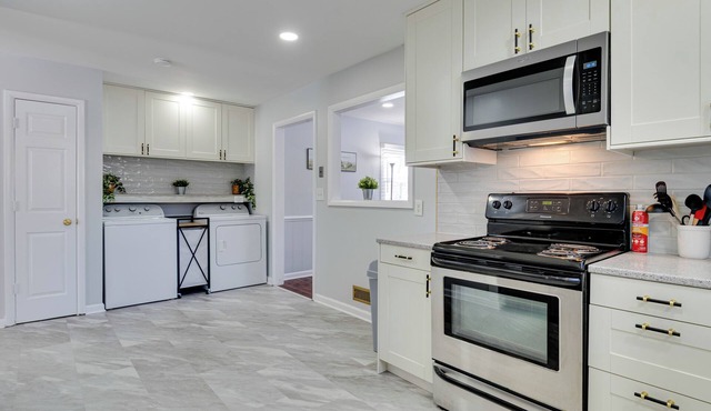 Fishers Home w/Deck & Grill: Walk Downtown!