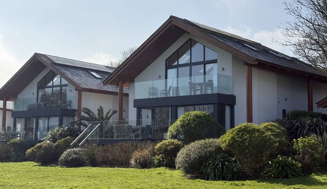 Fishers View - a lodge that sleeps 10 guests in 5 bedrooms