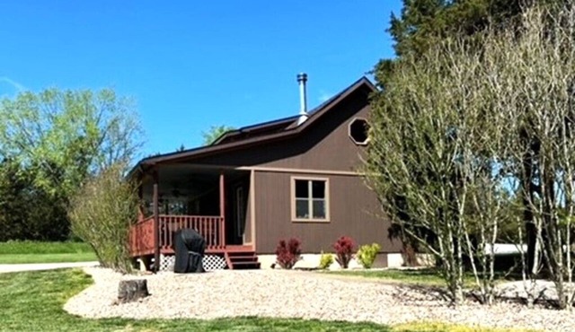 Fishing & Boating 3 Bed/2 Bath Cozy Cabin at Mark Twain Lake!